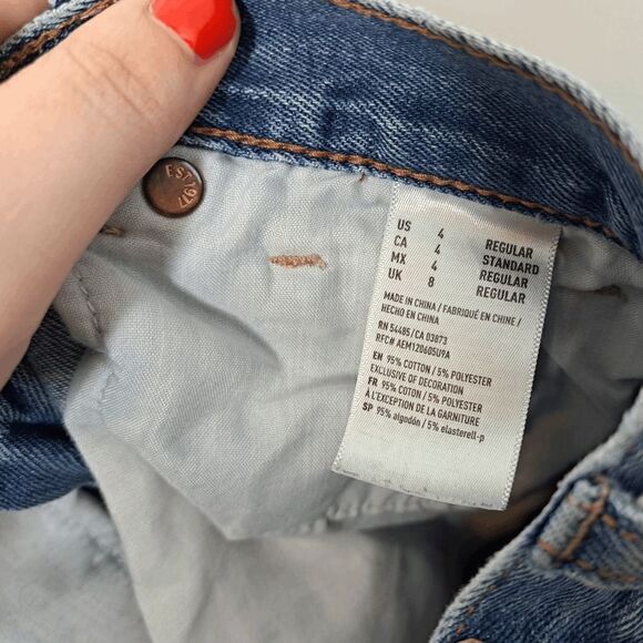 American Eagle Mom Jeans size 4 Regular - Picture 7 of 7